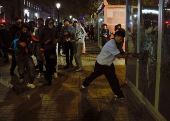 «Como gane la derecha, quemamos toda España»: los mensajes con los que los vándalos de ‘Blocus’ llaman al caos