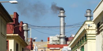 Ceuta recupera el suministro eléctrico de forma gradual tras sufrir un «cero energético»