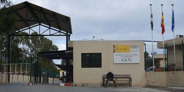 Amplio despliegue policial de la UIP en el CETI de Ceuta para ejecutar expedientes de expulsión de migrantes