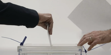 El INE inicia el envío de documentación electoral a españoles en el extranjero