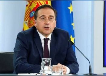 Albares asegura que los cónsules trabajan a «toda velocidad» para remitir al Supremo la lista de la ley de nietos