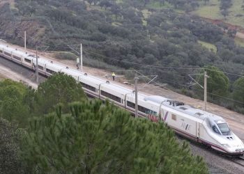 Alta velocidad cortada entre Madrid y Andalucía por el accidente en Toledo: alternativas de transporte, devoluciones y billetes
