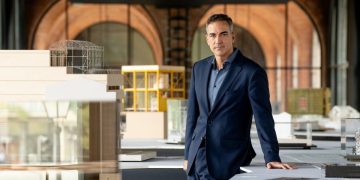 Polémica por el gasto de 2,4 millones de euros en eventos de la Casa de la Arquitectura impulsada por el número tres de Vivienda
