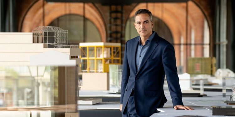 Polémica por el gasto de 2,4 millones de euros en eventos de la Casa de la Arquitectura impulsada por el número tres de Vivienda