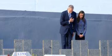 Medios marroquíes interpretan la visita de los Reyes al cementerio musulmán de Ceuta como una maniobra para reafirmar la españolidad de la ciudad