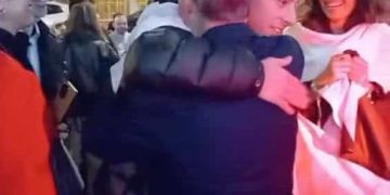 El presidente Juan Vivas recibe aplausos en El Hormiguero