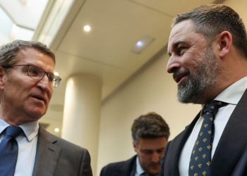El PP admite «conversaciones discretas» con Vox para encauzar el cambio político tras el adelanto del 29-N