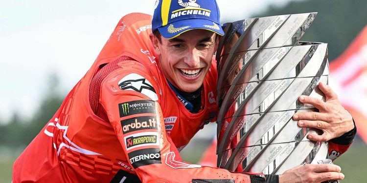 Marc Márquez lidera el Mundial tras ganar el Sprint de Australia