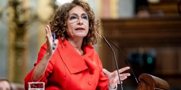 María Jesús Montero defiende que la vivienda esté «al servicio de las personas» mientras acumula tres casas en Sevilla y dos hipotecas