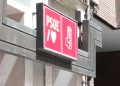 Detenidos dos jóvenes por un cartel alusivo al accidente de Urda en la sede del PSOE
