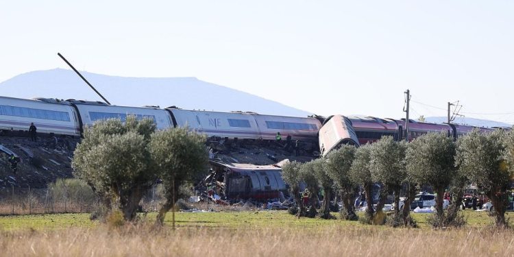 El fútbol español se vuelca con las víctimas del trágico accidente ferroviario de Toledo: «Nuestros pensamientos están con ellos»