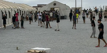 Las intensas lluvias inundan el asentamiento de inmigrantes en el Puerto de Ceuta
