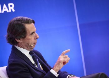 Aznar advierte de que un nuevo Gobierno de Sánchez pone en peligro la Monarquía y la unidad de España
