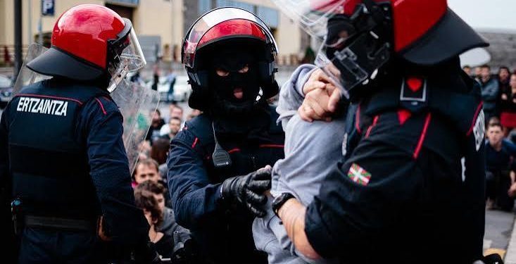 El Sindicato Profesional de la Ertzaintza exige responsabilidades tras la orden de no intervenir en los altercados de Bilbao
