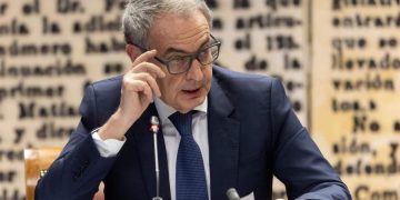 Imputación por malversación a Zapatero por joyas no declaradas