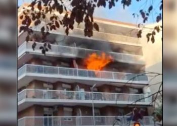 Muere un hombre de 95 años en un incendio en una vivienda del barrio de Sants-Badal en Barcelona