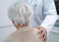 El riesgo de ictus se duplica tras la menopausia, alerta DOMMA