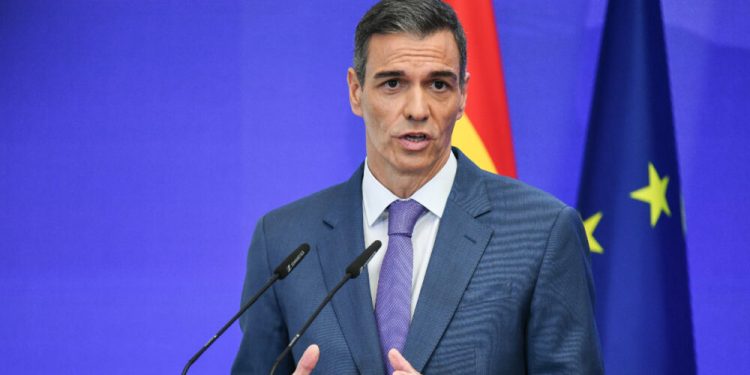 Pedro Sánchez celebra la victoria de Lula en Brasil y vaticina que su remontada se repetirá en España