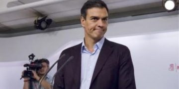 Sánchez defiende su gestión económica y social y carga contra la oposición y los «desafíos globales»