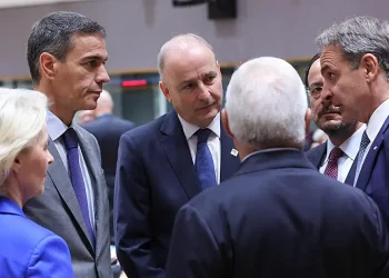 Choque al borde del insulto entre Sánchez y Tusk por la política migratoria en la Cumbre Europea