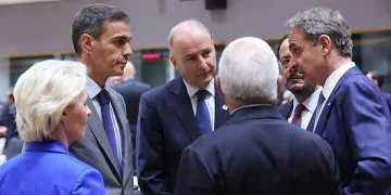 Choque al borde del insulto entre Sánchez y Tusk por la política migratoria en la Cumbre Europea